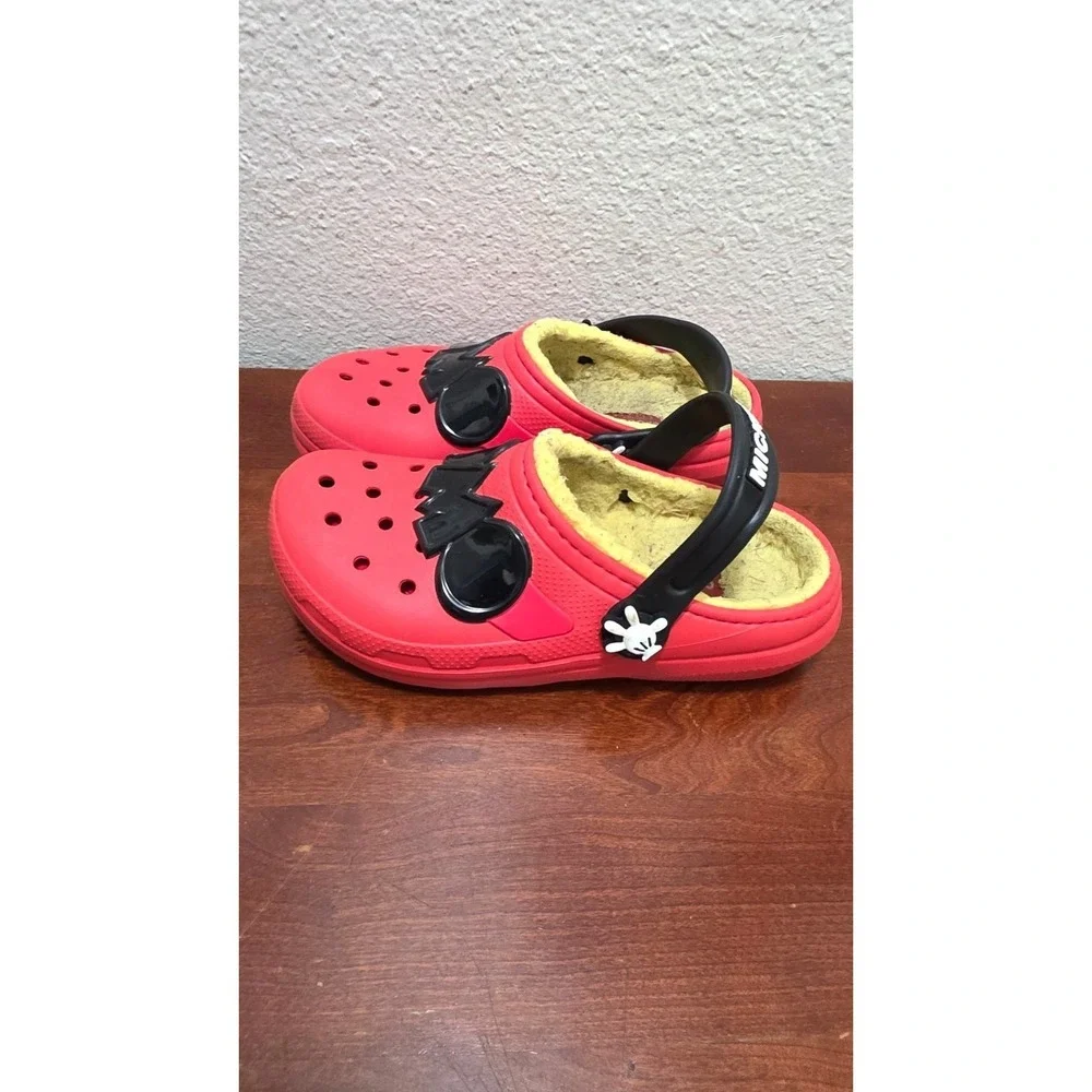 Crocs Disney Mickey Mouse Red Clog Slip on Shoes Fuzzy‎ Lining Kids Size J 3